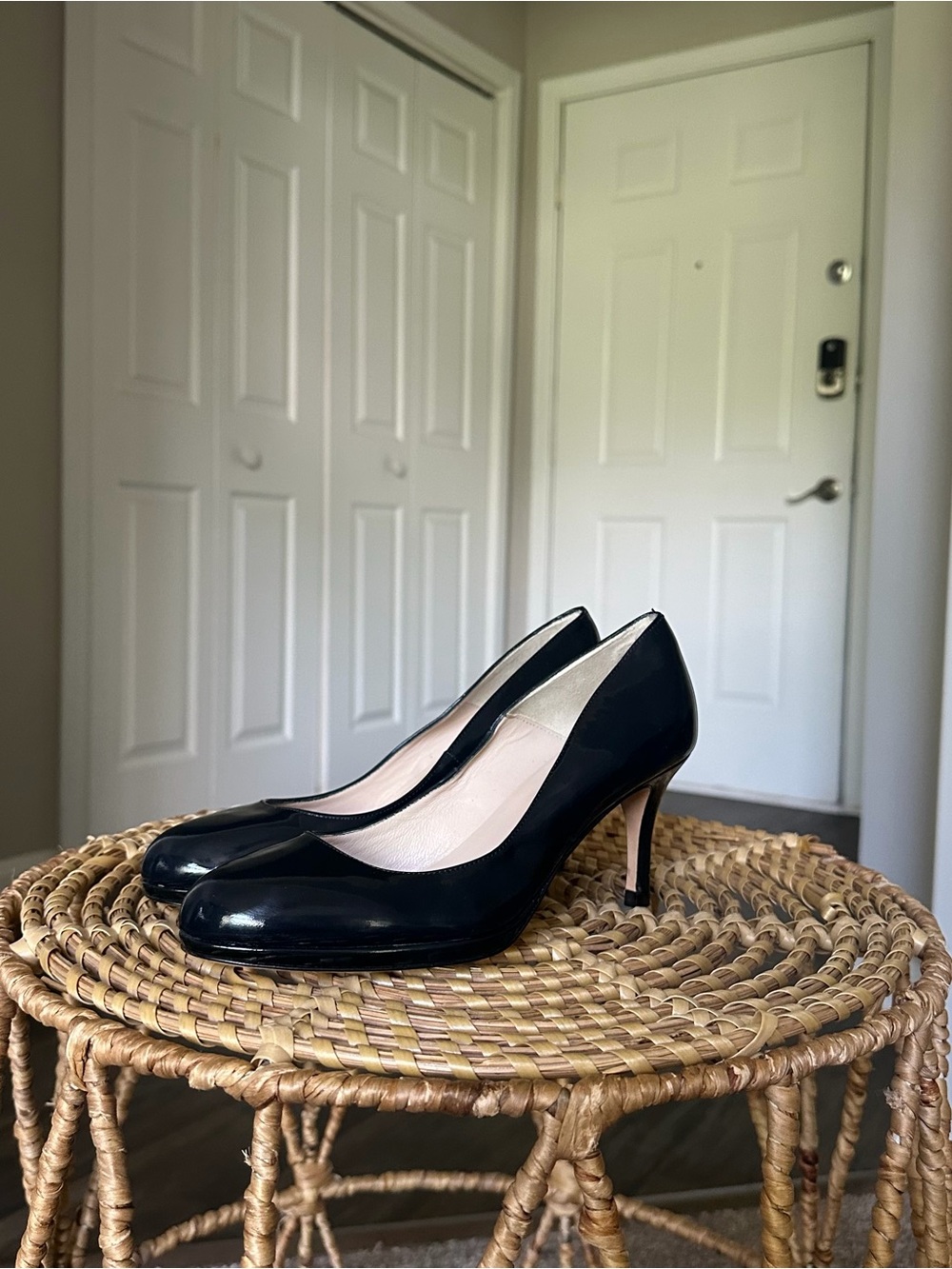 LK Bennett Glossy Blue Gray Patent Mid-Heel Pumps Kitten Shoe EU 38 US 7.5